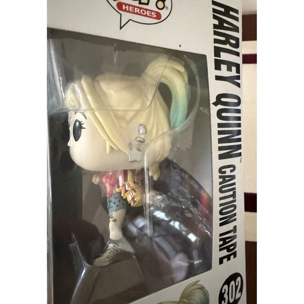 Funko Pop! Heroes Birds of Prey Harley Quinn Caution Tape Figure #302 NIB